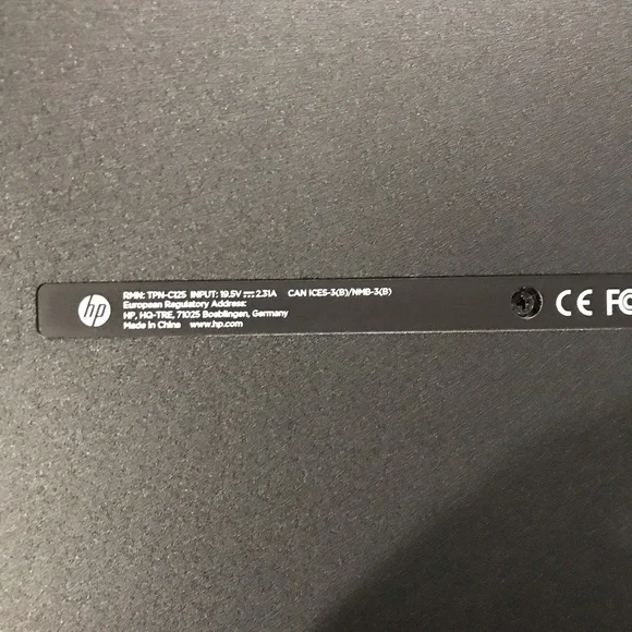 Black 15.6” HP Notebook touch i3-5005U 200GHz 8GB slow (for repair) - Picture 4 of 10